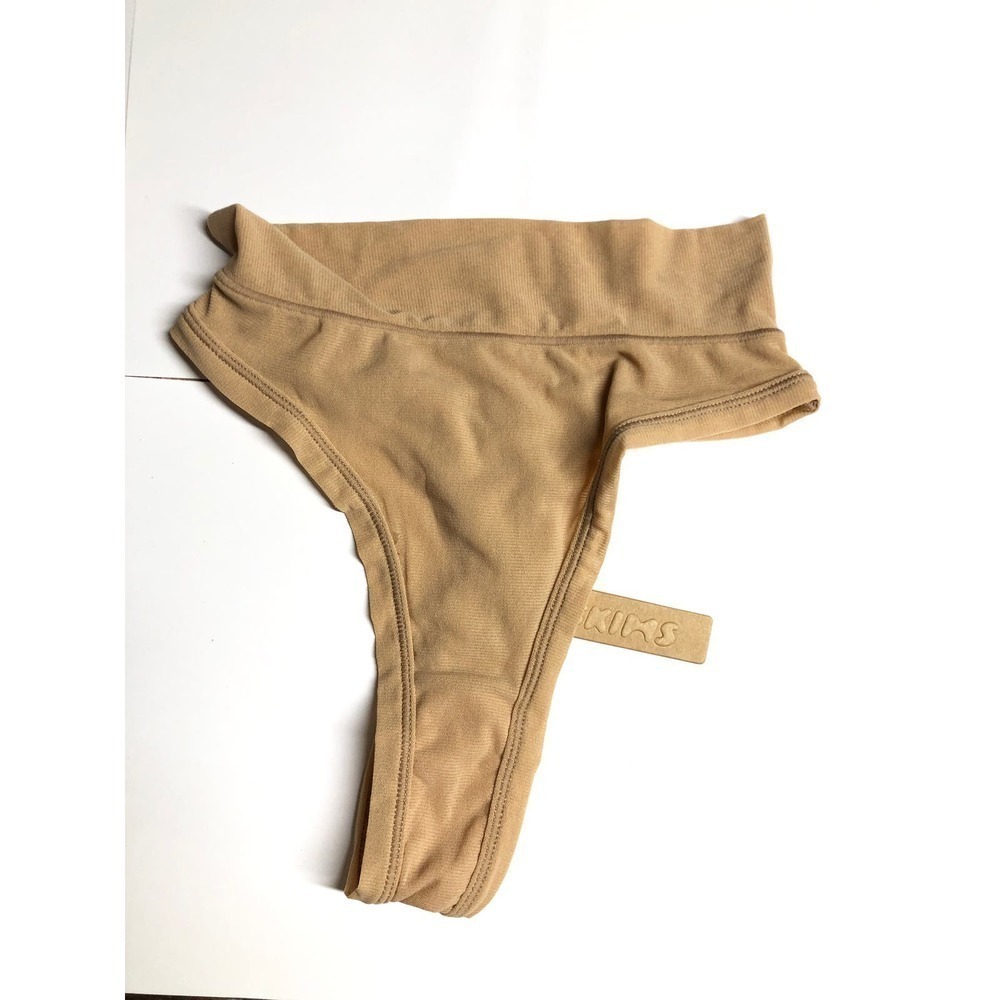 SKIMS Fits Everybody Thong Clay Tan NWT Size XXS